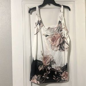2XL Black and White Tank Top w Roses
